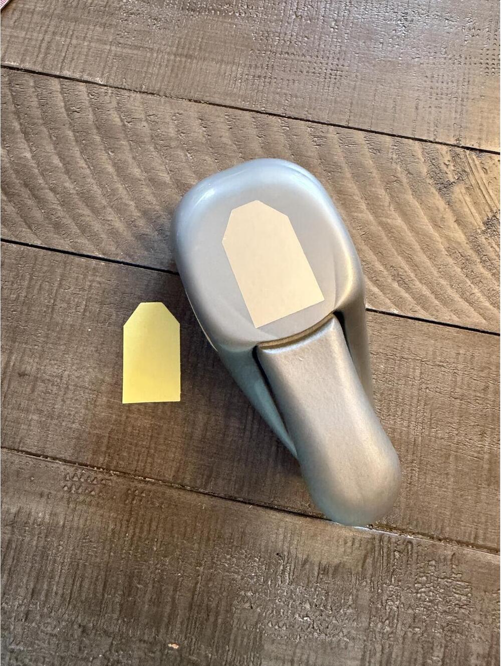 EK Success tag shape punch